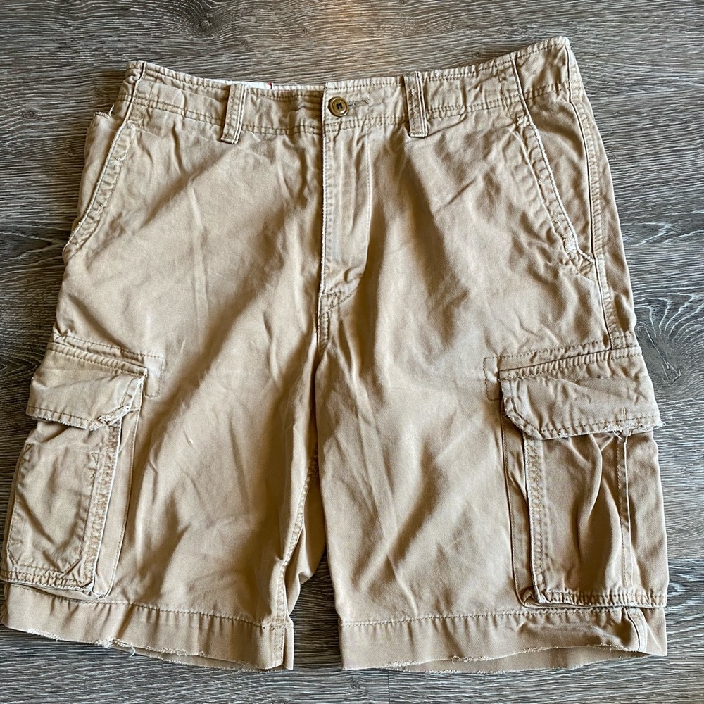 American Eagle Cargo shorts Size 32 tan